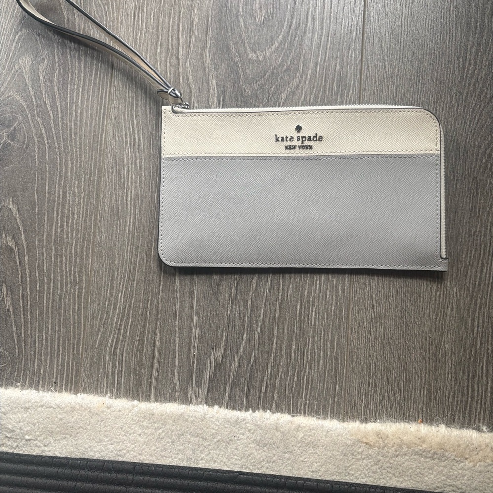 Kate Spade Two-Tone Wristlet in Gray and Cream